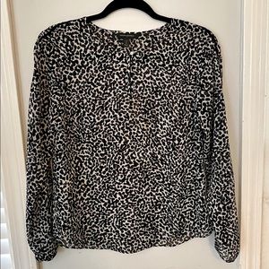 Banana Republic long sleeve Black & White Animal Print Blouse